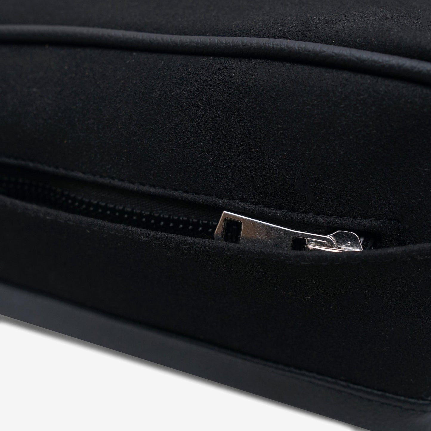 BERRY TOILETRY BAG