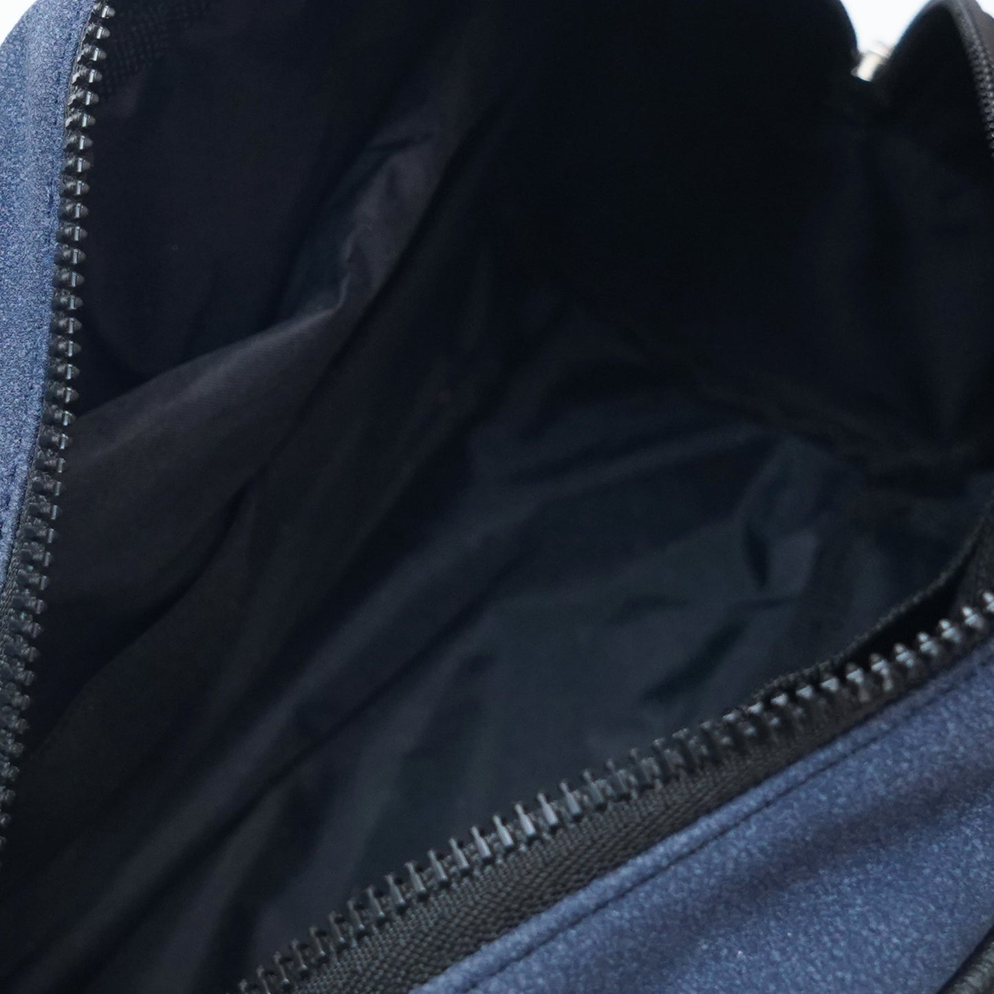 BERRY TOILETRY BAG